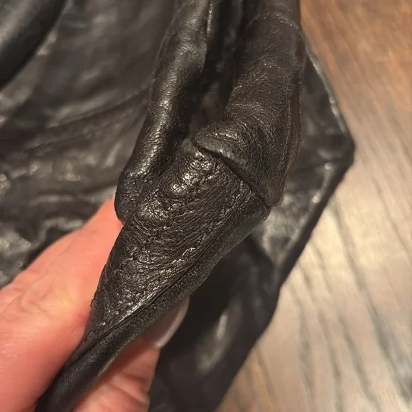 Givenchy Black Leather Women's Bag - Picture 8 of 9